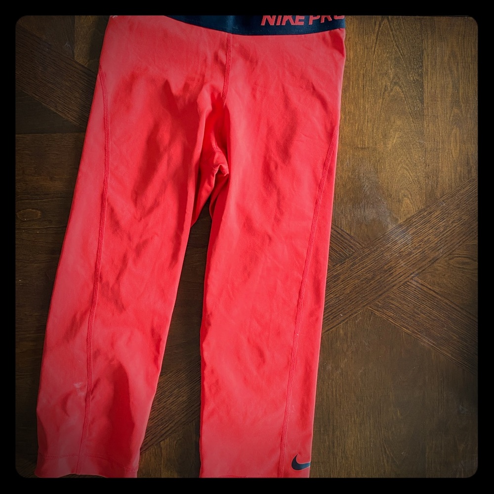 Nike workout mid calf length tights